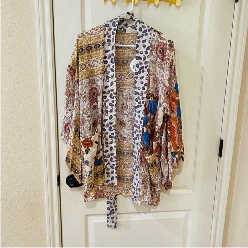 NWT Limited Edition Spell and the Gypsy Renew Robe